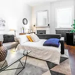 Upscale 1Br - Boutique Apartment - Prime Downtown Location!