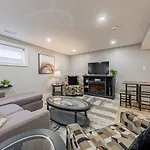 Hamilton Mountain Duplex On Winchester Blvd