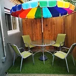 Patio Prive, Hebergement Equipe Et Spacieux.