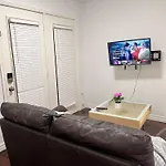 1St Floor Separate Entrance Bachelor-Studio Apartment Near Hamilton Airport, Mohawk College, St Josephs Hospital