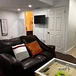 1St Floor Separate Entrance Bachelor-Studio Apartment Near Hamilton Airport, Mohawk College, St Josephs Hospital