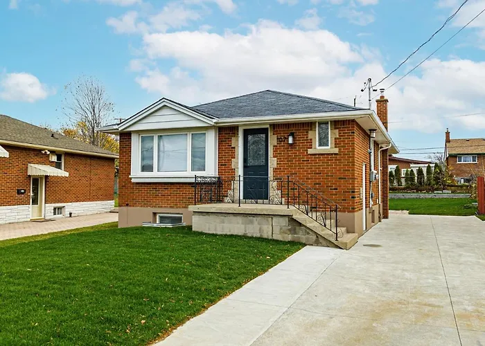 Hamilton Mountain Duplex On Winchester Blvd