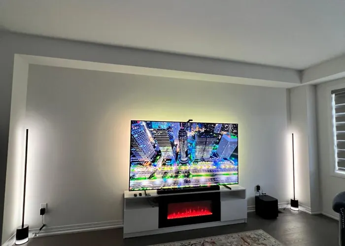 Brand New 4 Bedroom Villa By Hamilton Airport!