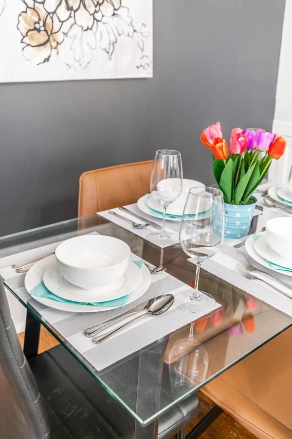 Upscale 1br - Boutique - Prime Downtown Location!