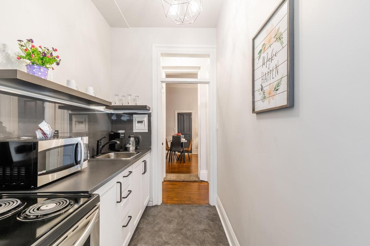 Upscale 1br - Boutique - Prime Downtown Location!