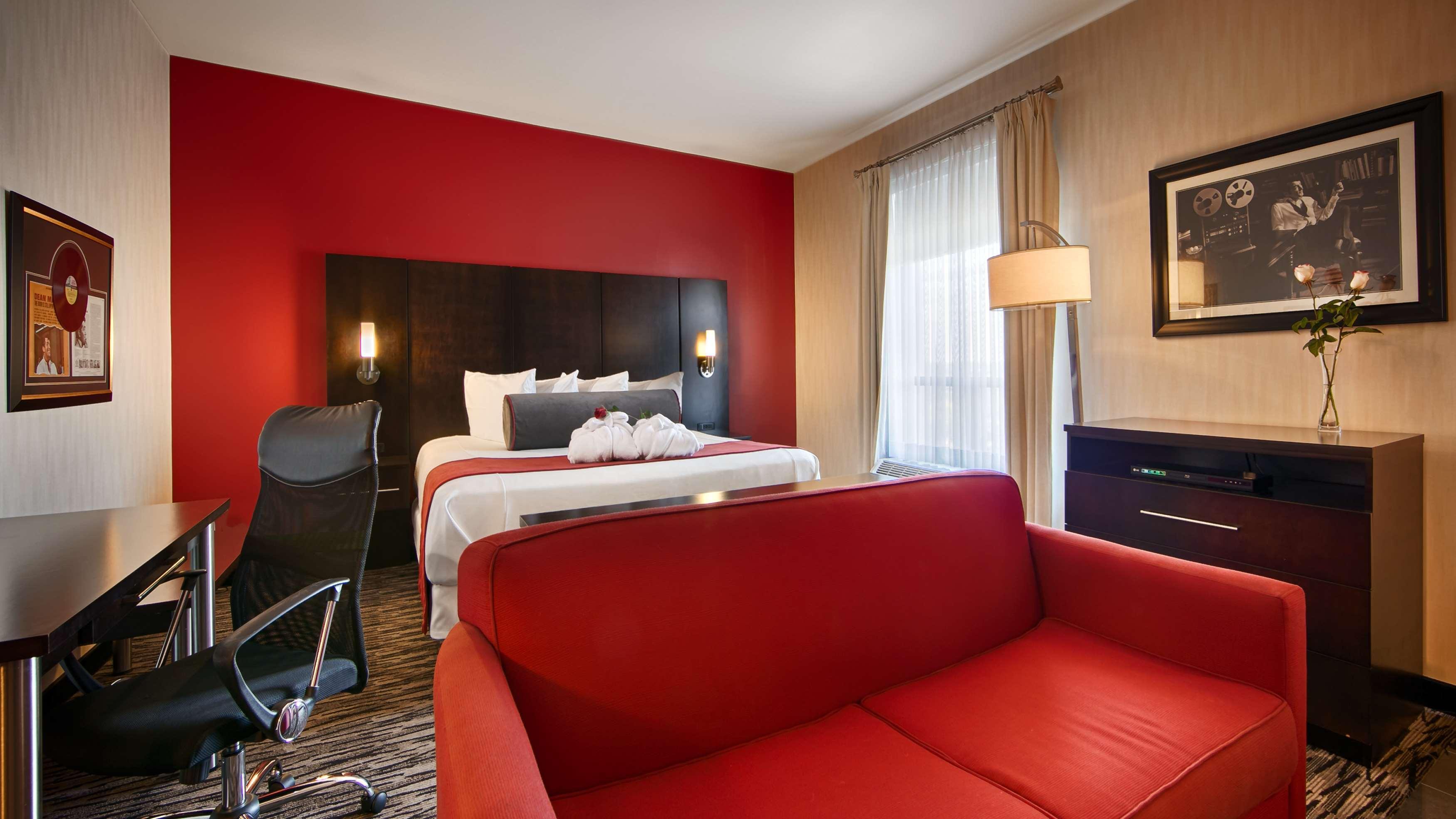 C By Carmen's, Bw Premier Collection Hotel