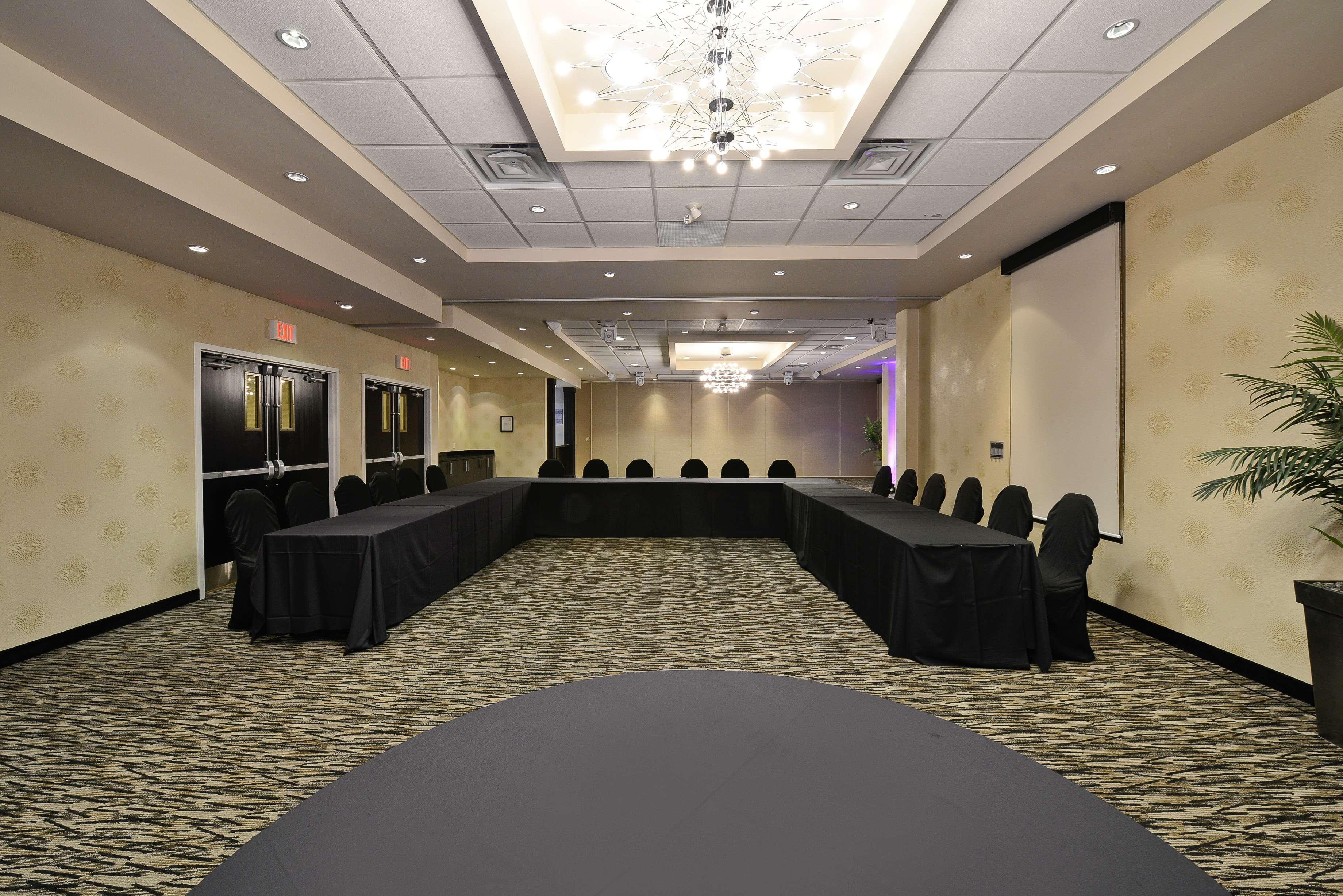 C By Carmen's, Bw Premier Collection Hotel Hamilton