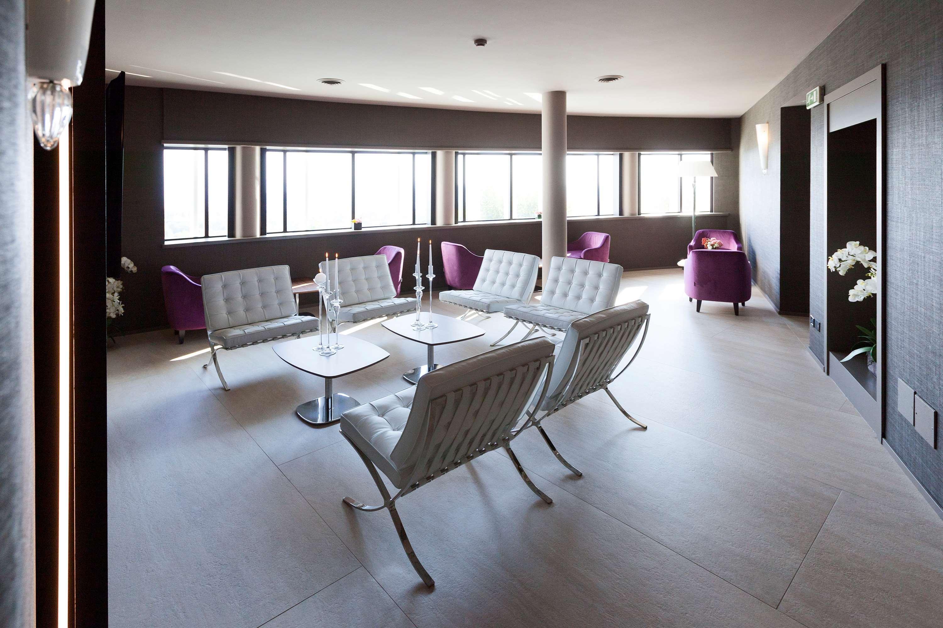 C By Carmen's, Bw Premier Collection Hotel Hamilton