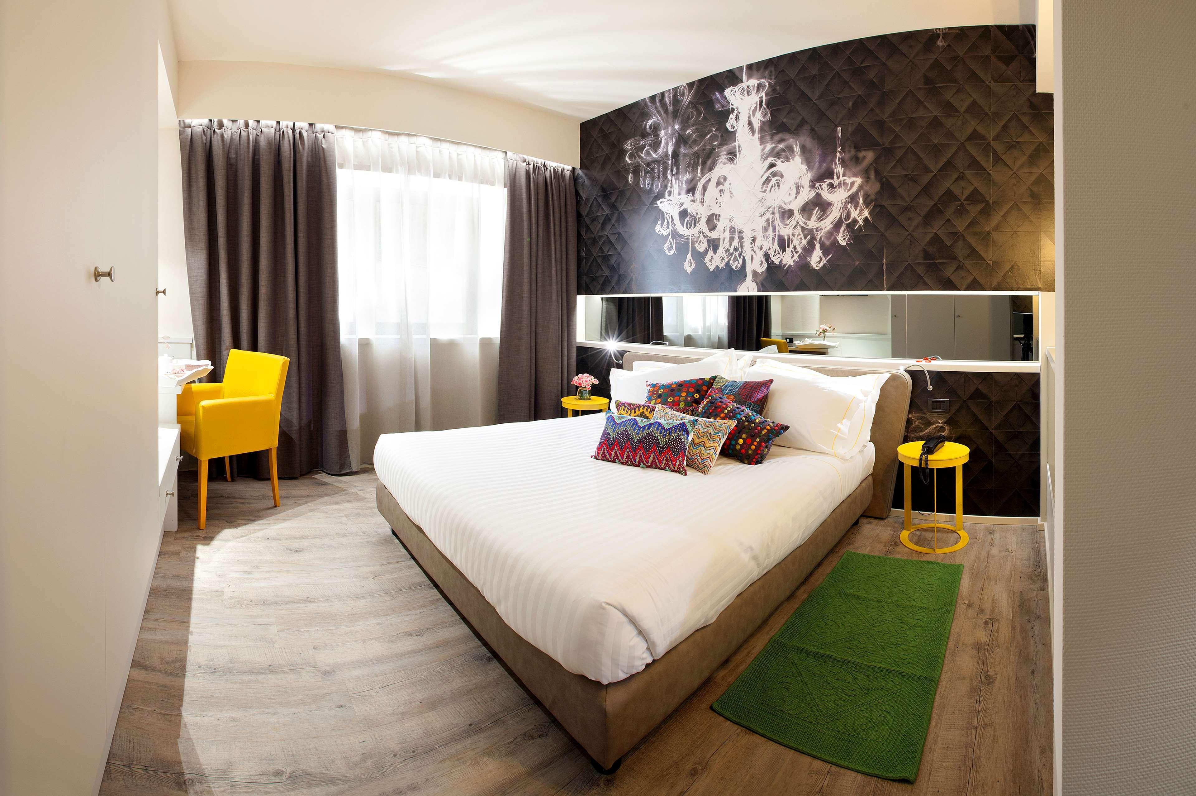 C By Carmen's, Bw Premier Collection Hotel