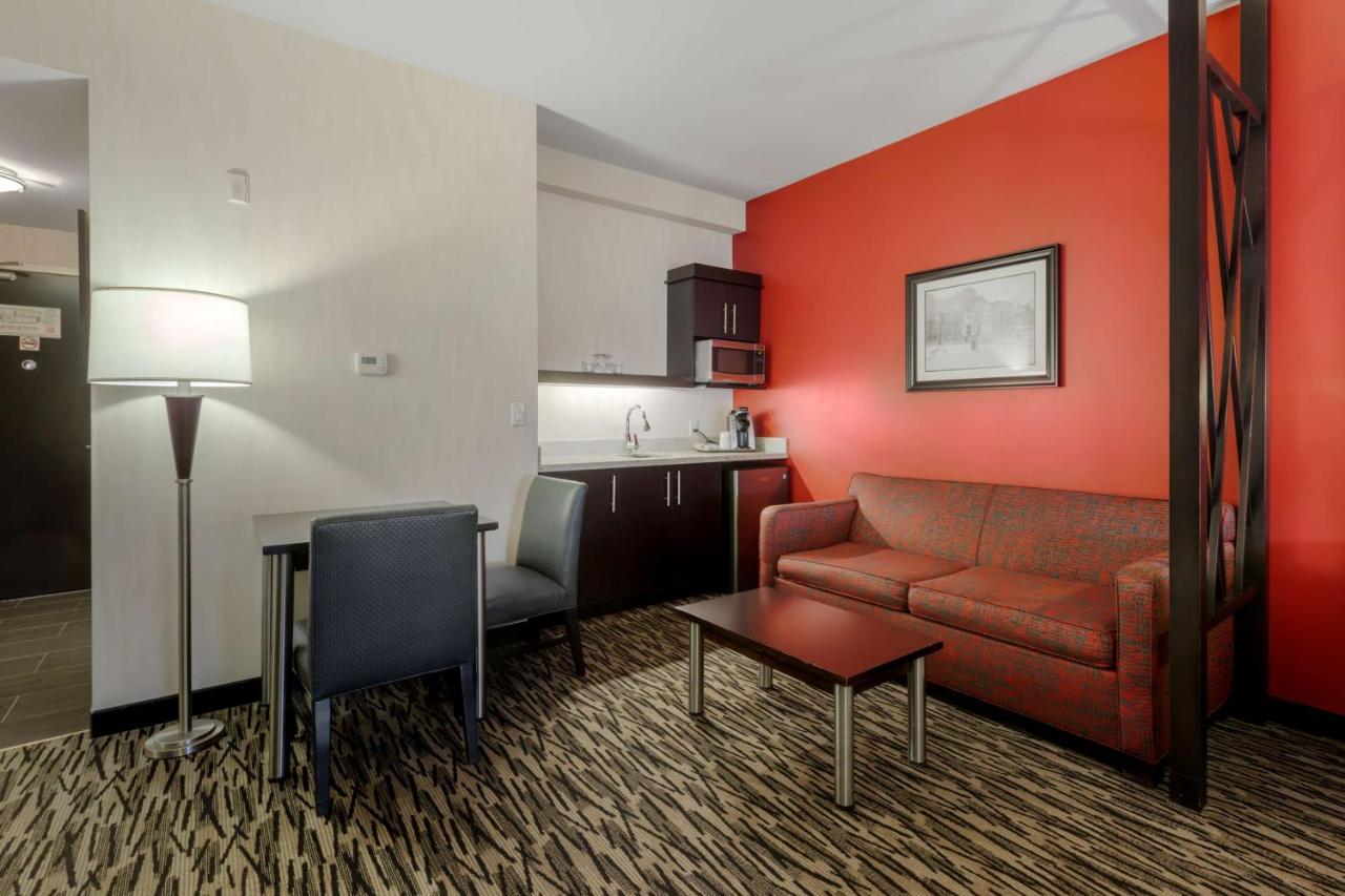 C By Carmen's, Bw Premier Collection Hotel