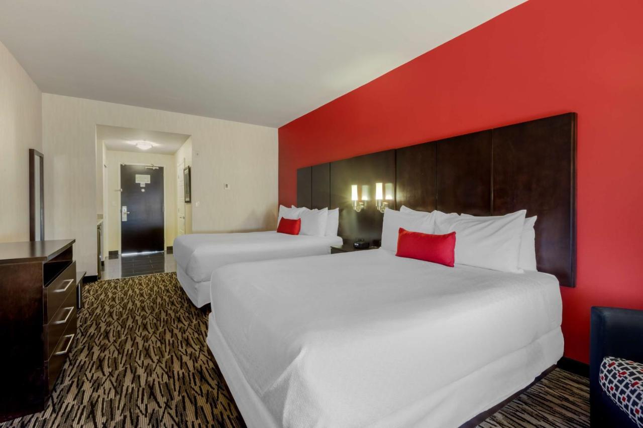 C By Carmen's, Bw Premier Collection Hotel
