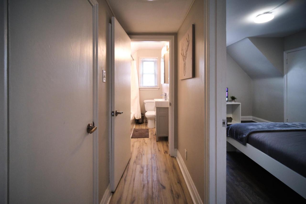 Chic Retreat - Comfy Beds - Garden - Pool Apartment *