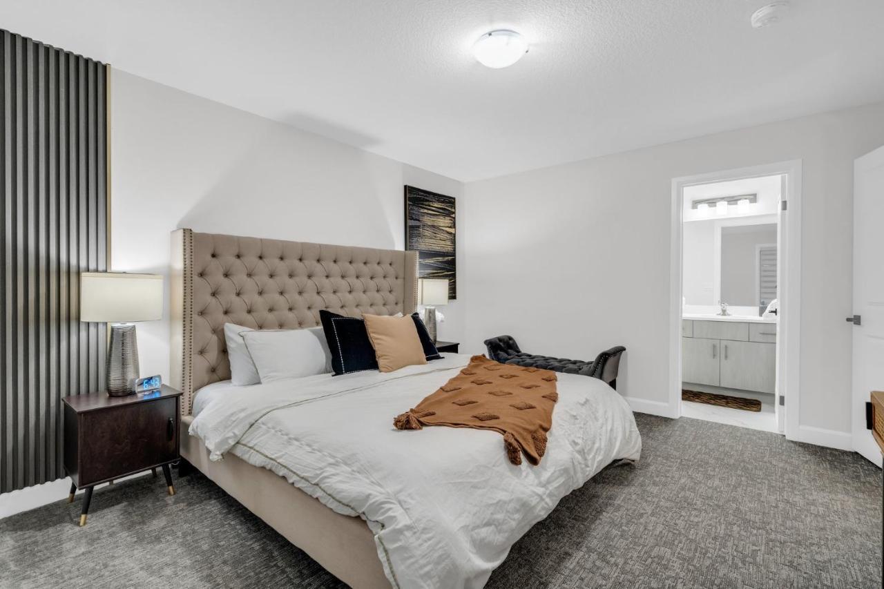 Lavish On Scenic Mountain - King Bed Holiday home *