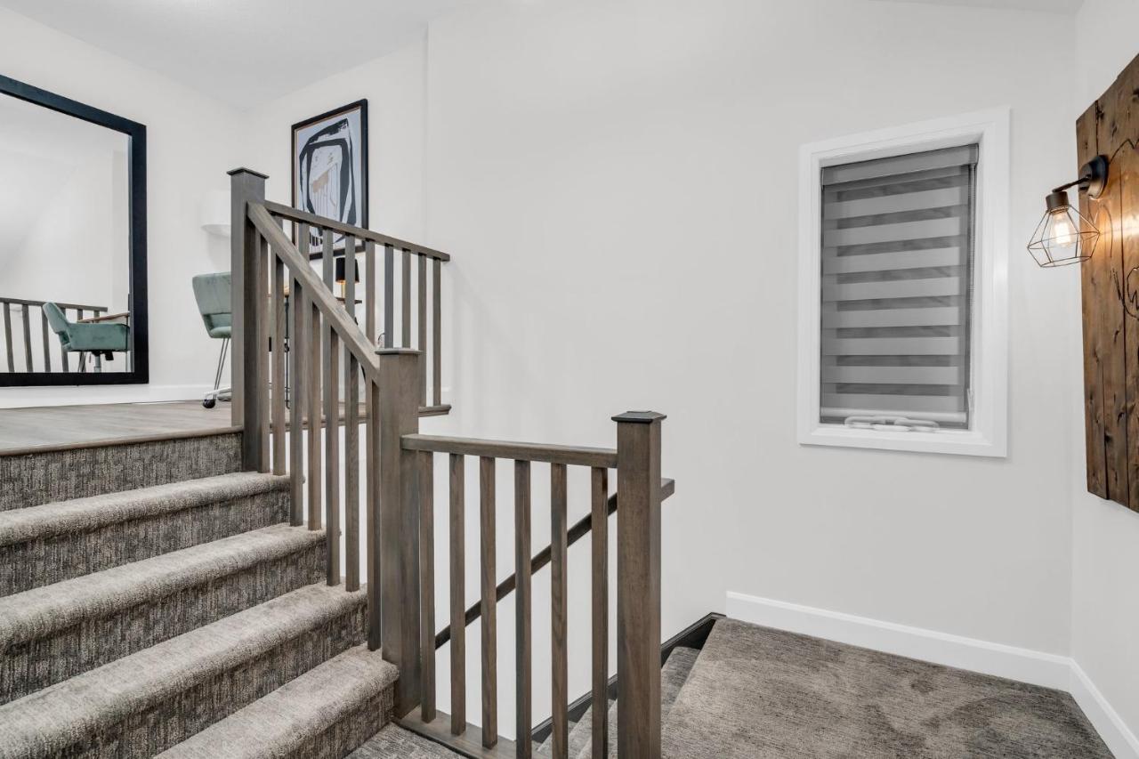 Lavish On Scenic Mountain - King Bed * Hamilton