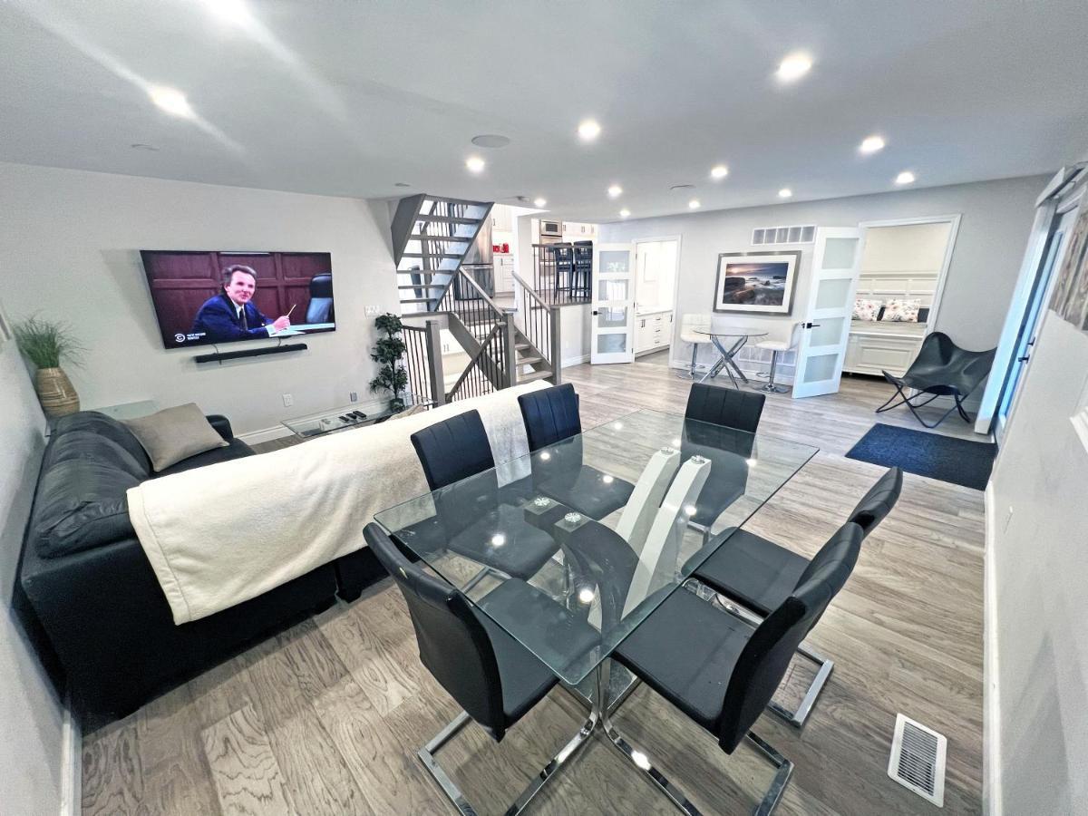 Luxe Near Limeridge - Sleeps 11 - Pool Apartment Hamilton