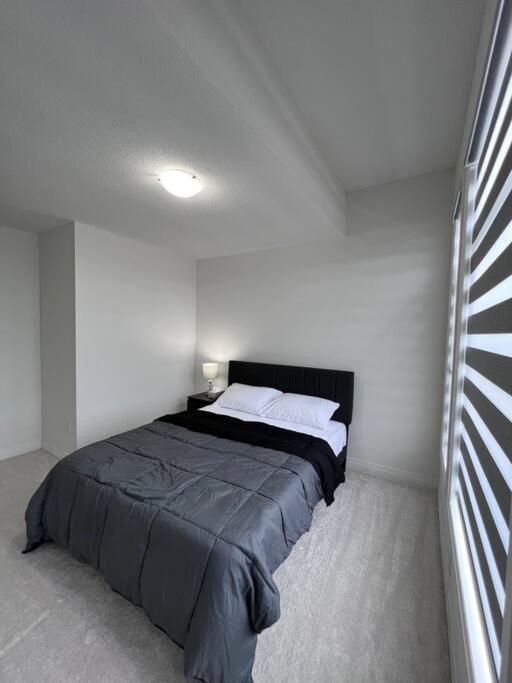 Brand New 4 Bedroom By Airport!