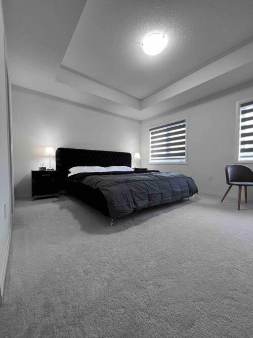 Brand New 4 Bedroom By Airport! Hamilton