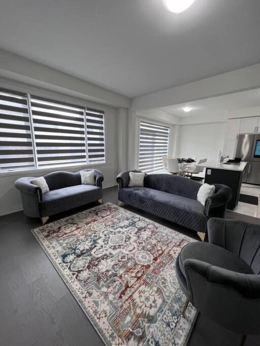 Brand New 4 Bedroom By Airport! * Hamilton