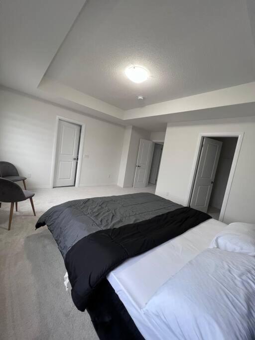Brand New 4 Bedroom By Airport! Hamilton