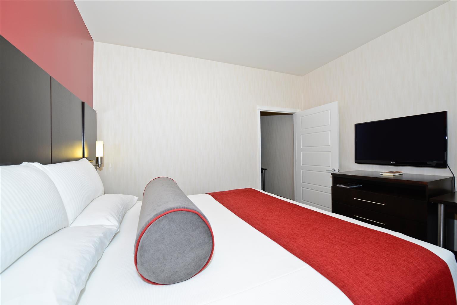 C By Carmen's, Bw Premier Collection 4* Hamilton
