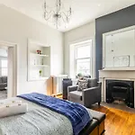 Stunning 1Br - Boutique Apartment - Prime Location!