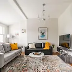 Stunning 1Br - Boutique Apartment - Prime Location!