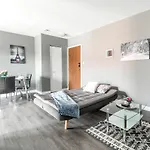 Stunning 2Br - King Bed Apartment - Prime Location!