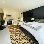 Cozy Downtown Condo Suite