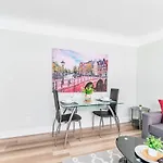 Bright And Spacious 1Br Apt With King Bed And Netflix!
