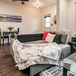 1Br - Boutique Apartment - Prime Location