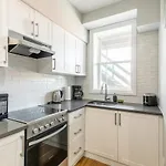 Marvelous King St Apartments