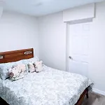 Small Haven With Sunlit Garden, Bsmt Apartment
