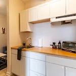 Modern 1 Bedroom Apartment With In-Suite Laundry