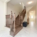 Stylish Home In Waterdown