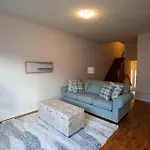 Executive 3 Bedroom Townhouse Close To The Lake