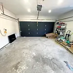 Luxe Home Near Limeridge - Sleeps 11 - Pool