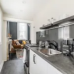 Apartment In The James South Neighborhood