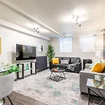Modern Apartment In A Trendy Neighbourhood