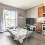 Glenview West Apartment W Patio - Near Downtown
