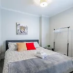 2Br King Apt - Netflix Included