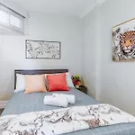 Cozy 1Br Condo Unit On James Street North