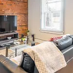 Cozy 1Br Condo Unit On James Street North