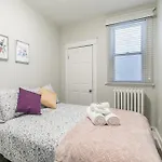 2 Bedroom Apt Near Downtown - King Bed Netflix