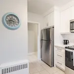 Modern Apartment - Corktown Hamilton