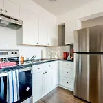 Near Downtown - Glenview West Apartment W Patio