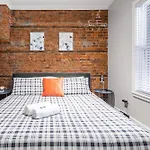 Apartment 2Br Unit - Sleeps 6 - James St