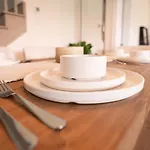 Spotless 5 Bed And 4 Bath With Wi-Fi And 1Hr To Niagara