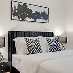 Luxurious 4 Bedroom Home In Hamilton, Sleeps 10