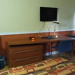Budget Inn 2000