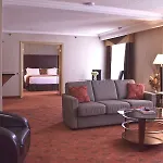 Hamilton Plaza Hotel And Conference Centre